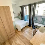 3-Bedroom T3 With Balcony Lively Area & Restaurants