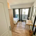 3-Bedroom T3 With Balcony Lively Area & Restaurants