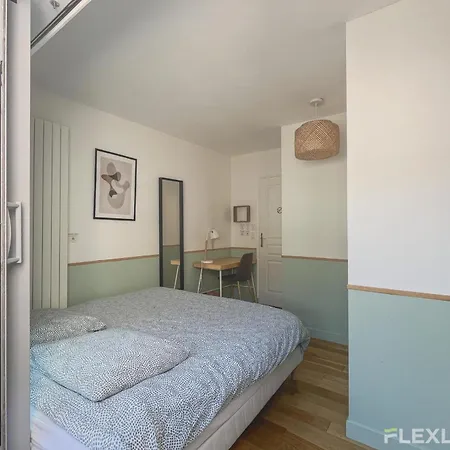 3-bedroom T3 With Balcony Lively Area & Restaurants Parigi