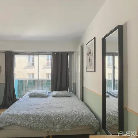 3-bedroom T3 With Balcony Lively Area & Restaurants Parigi