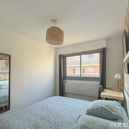 3-bedroom T3 With Balcony Lively Area & Restaurants * Parigi