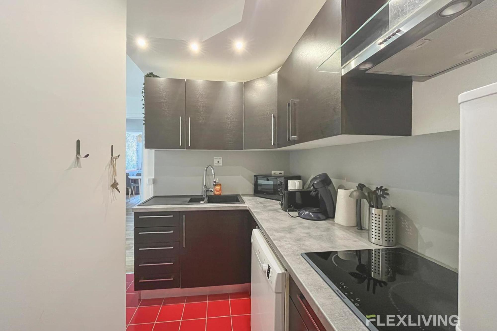 Appartamento 3-bedroom T3 With Balcony Lively Area & Restaurants Parigi