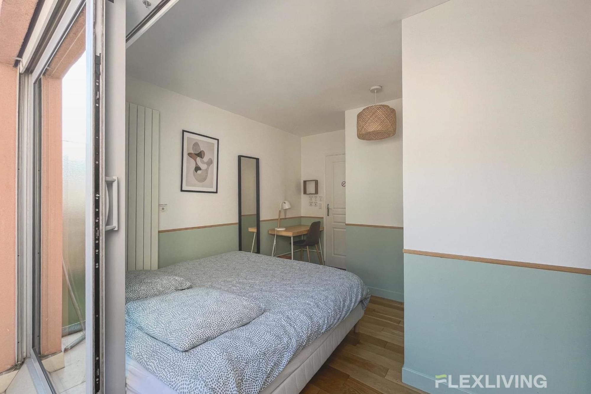 3-bedroom T3 With Balcony Lively Area & Restaurants Parigi